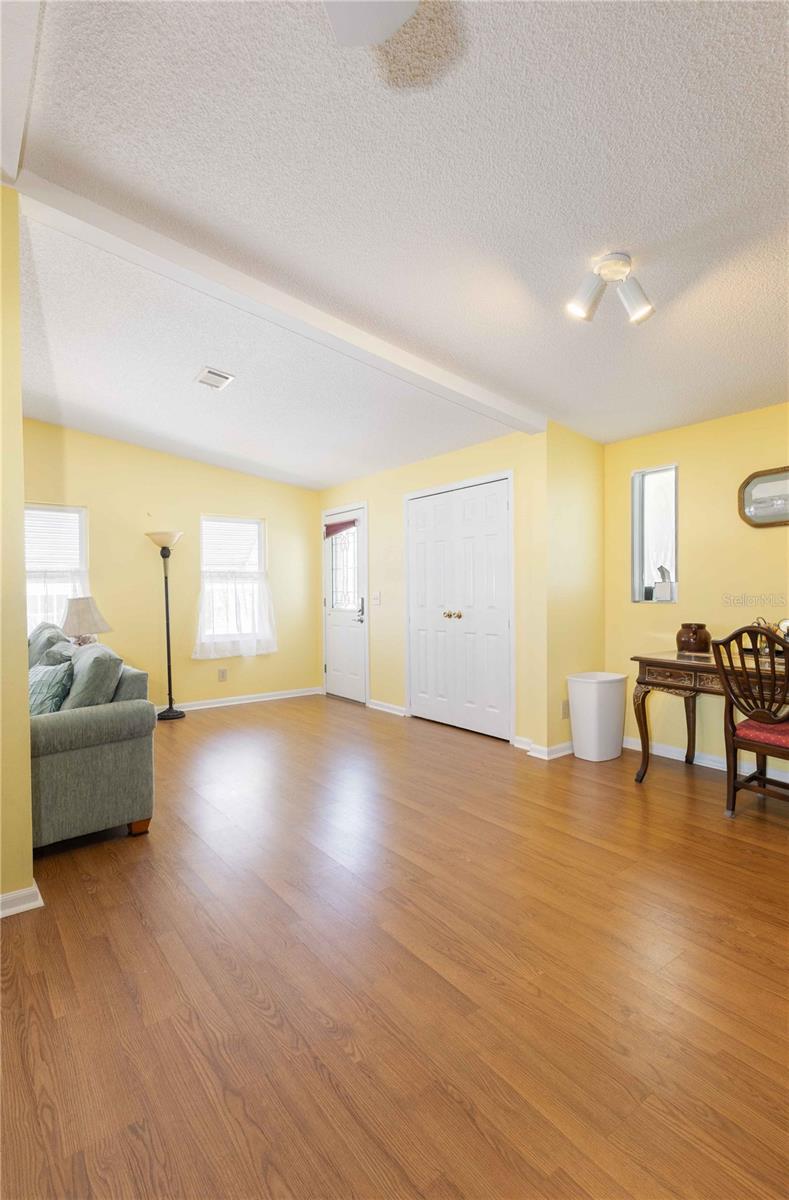 LADY LAKE ORANGE BLOSSOM GARDENS UNIT 13 - Residential Lease