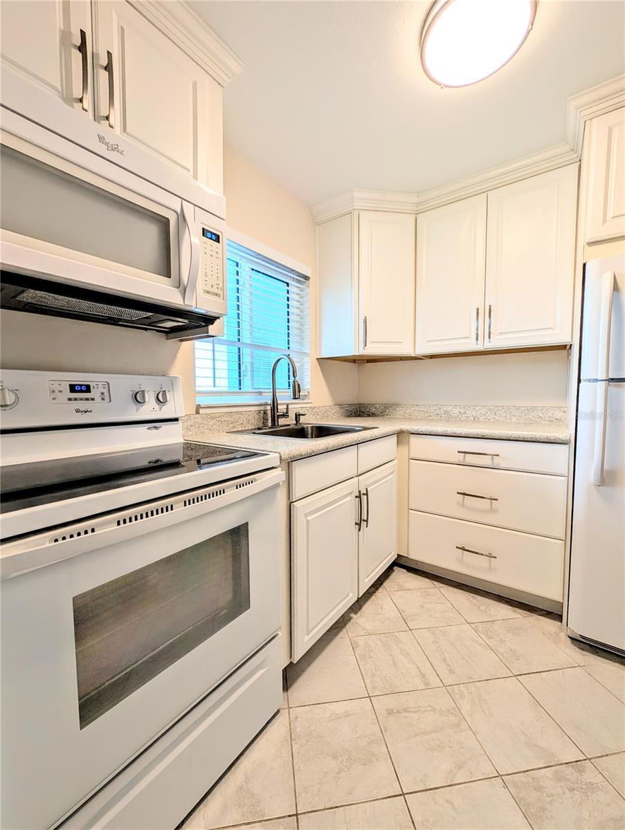 BAYSHORE GARDENS APTS 7 - Residential