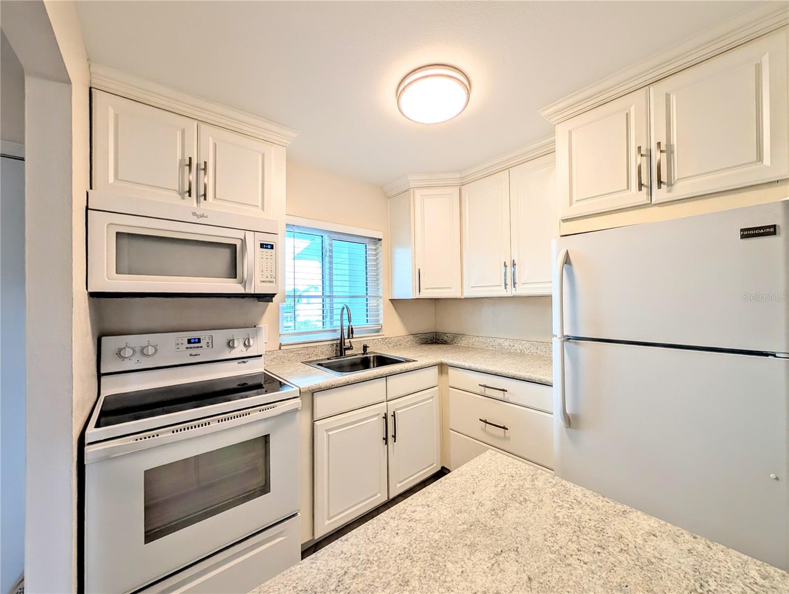 BAYSHORE GARDENS APTS 7 - Residential