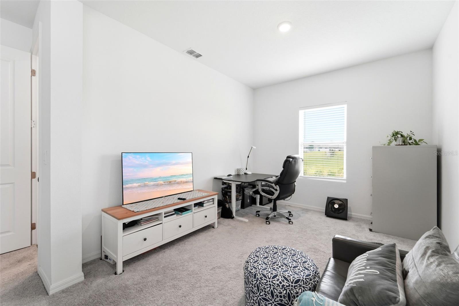 LINCOLN OAKS - Residential