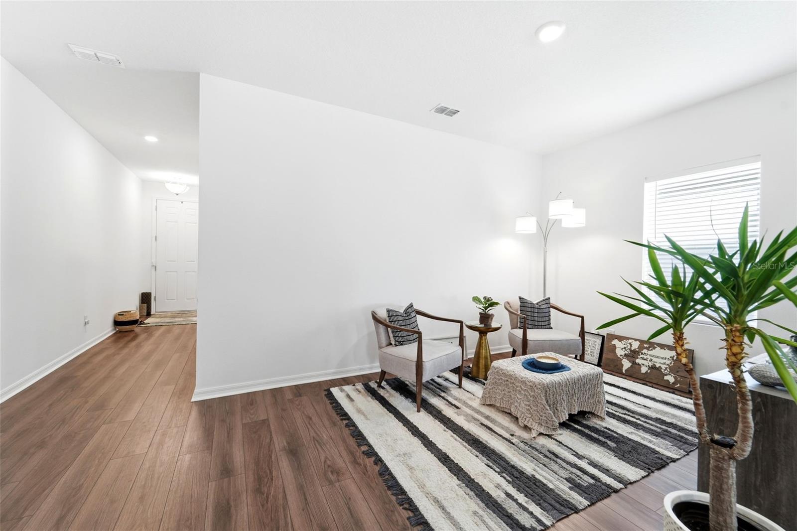 LINCOLN OAKS - Residential
