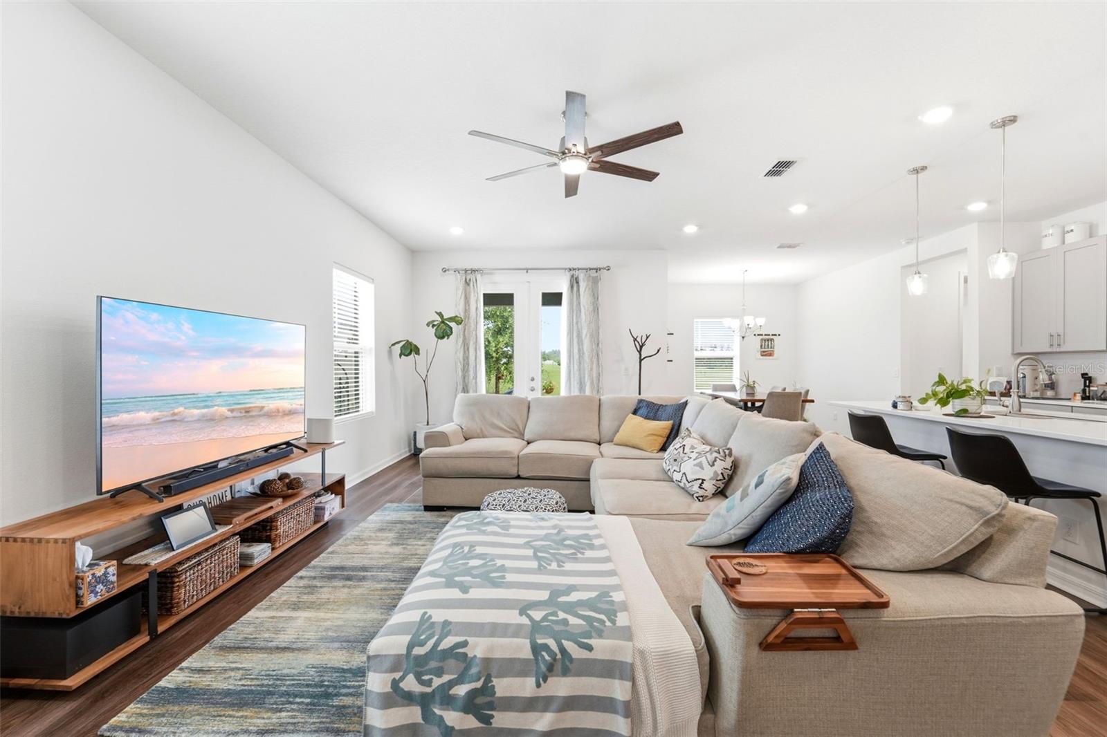 LINCOLN OAKS - Residential