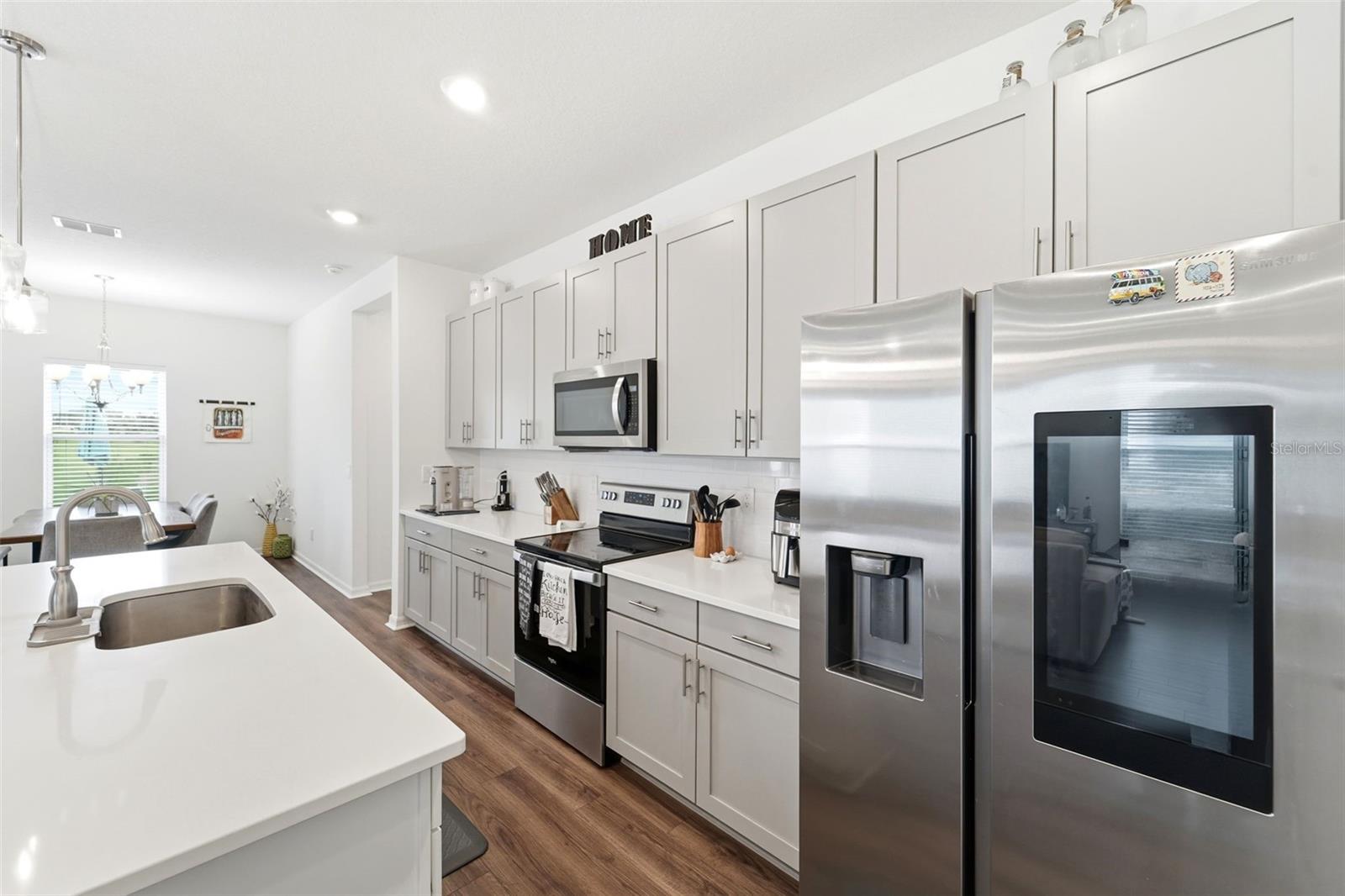 LINCOLN OAKS - Residential