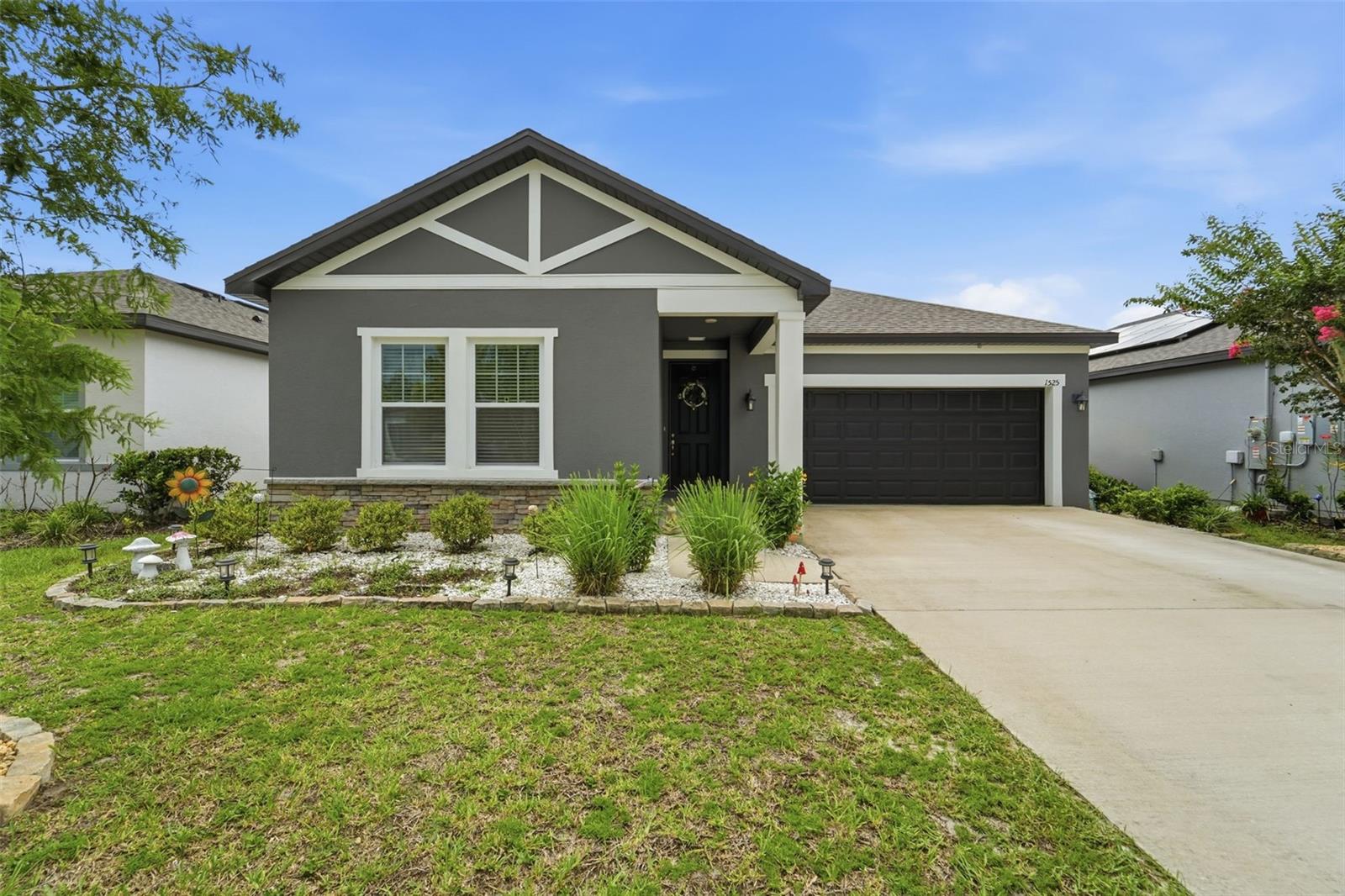 LINCOLN OAKS - Residential