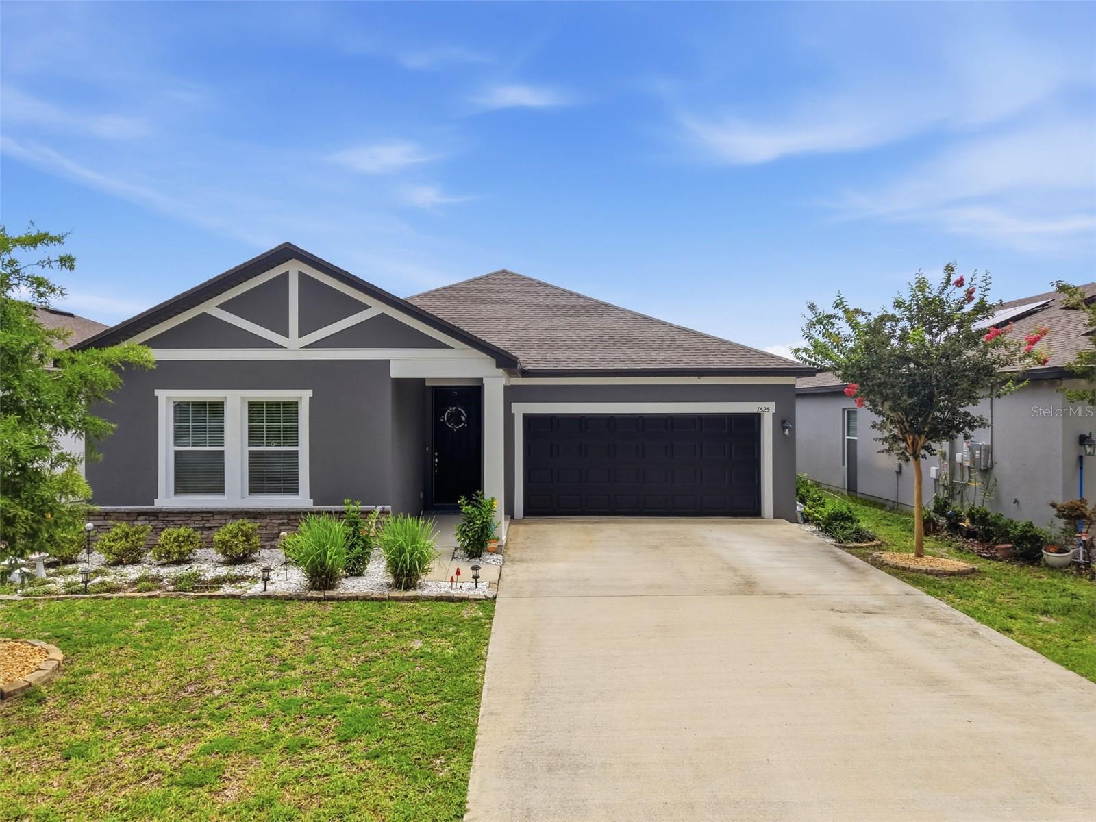 LINCOLN OAKS - Residential