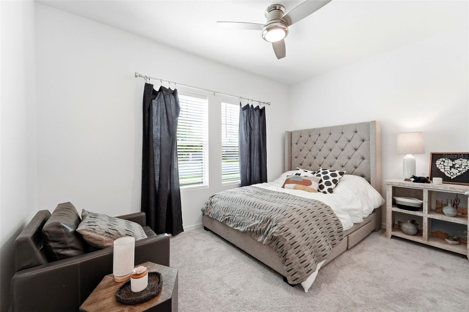 LINCOLN OAKS - Residential