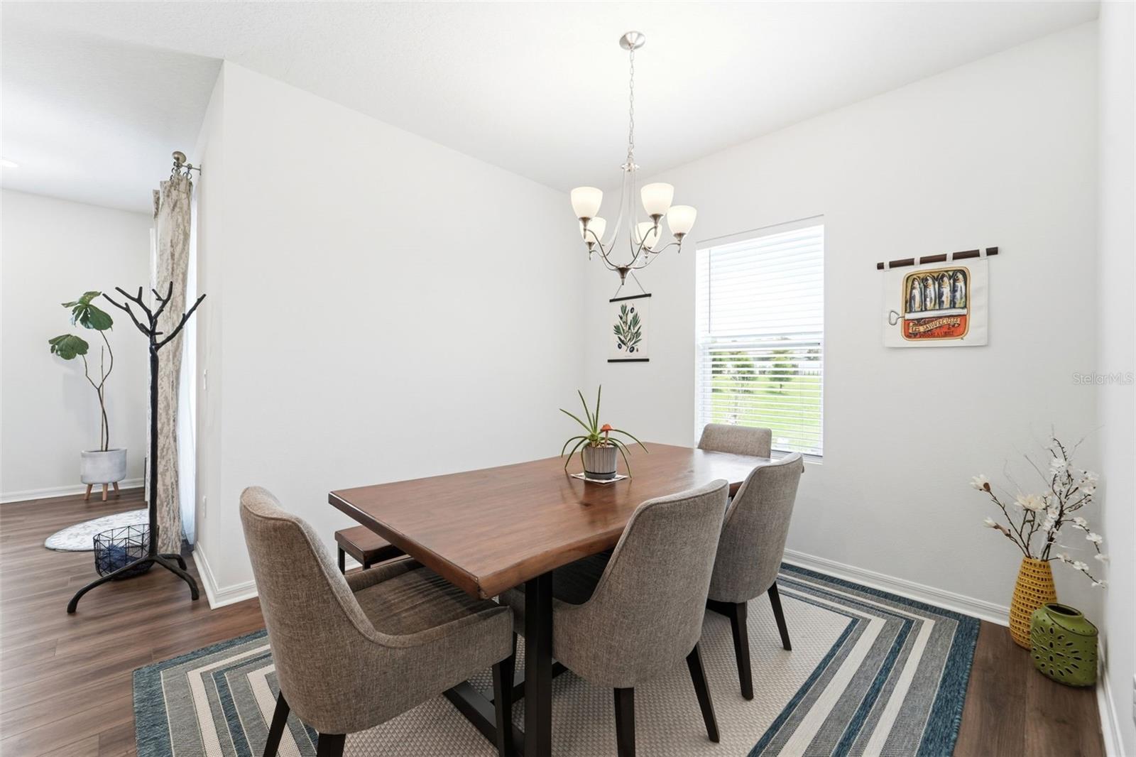LINCOLN OAKS - Residential