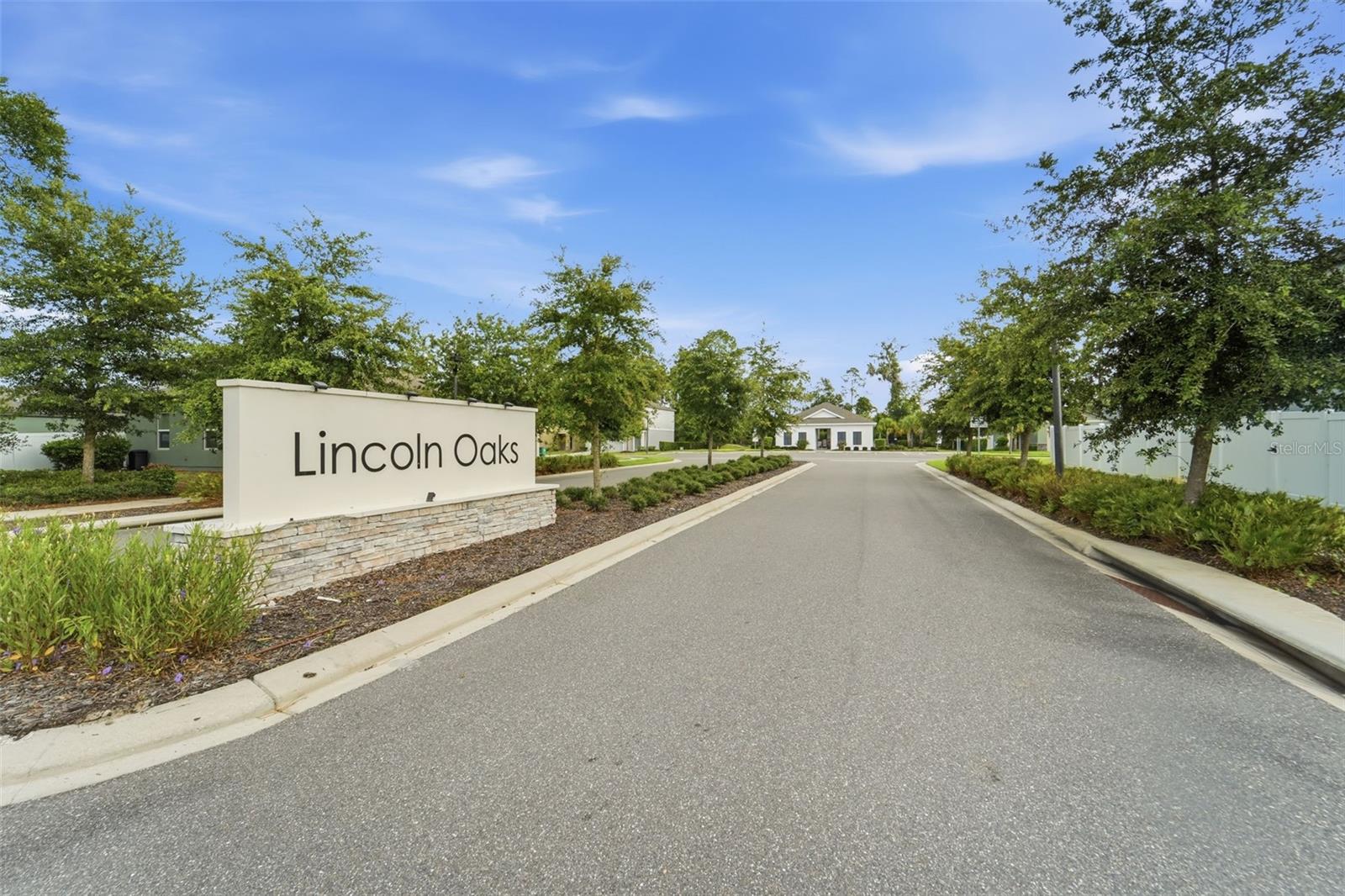 LINCOLN OAKS - Residential