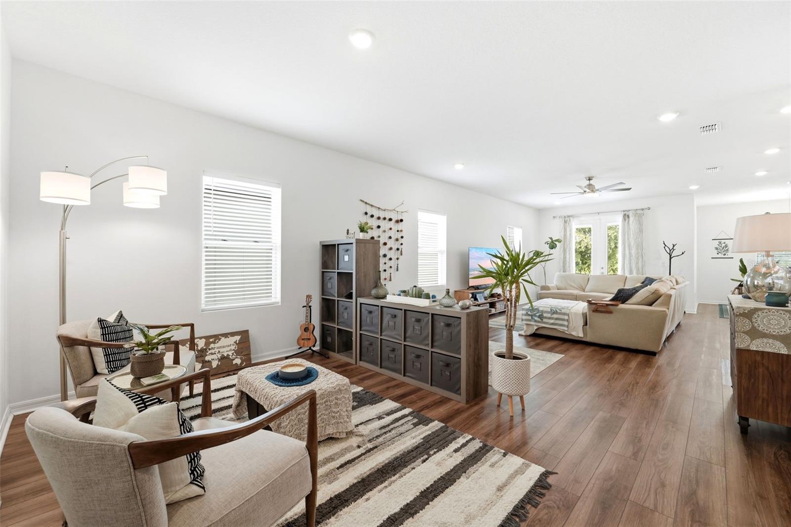 LINCOLN OAKS - Residential