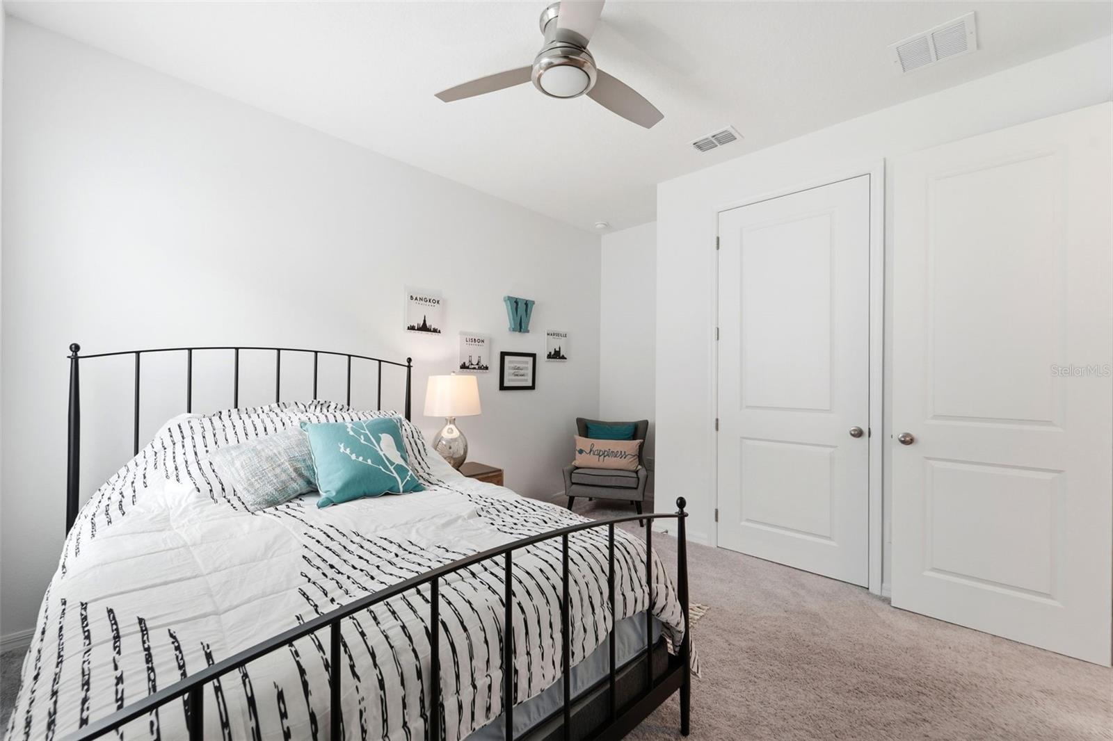 LINCOLN OAKS - Residential