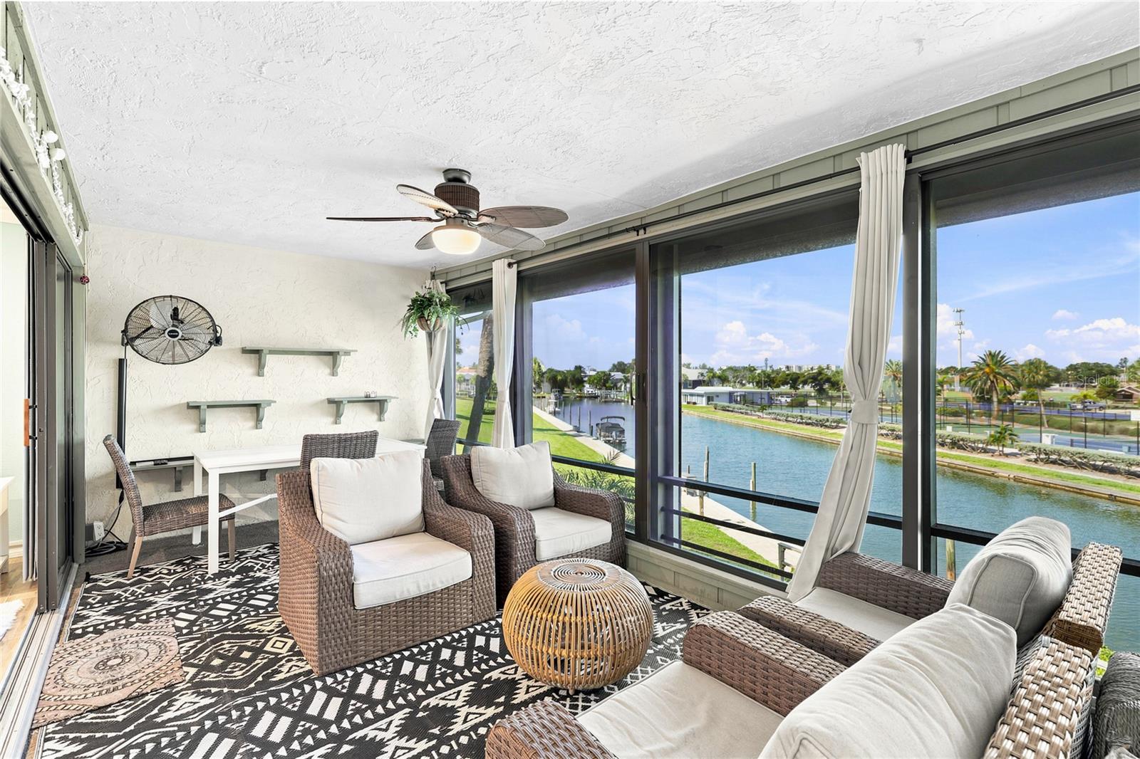 WESTBAY POINT & MOORINGS II - Residential
