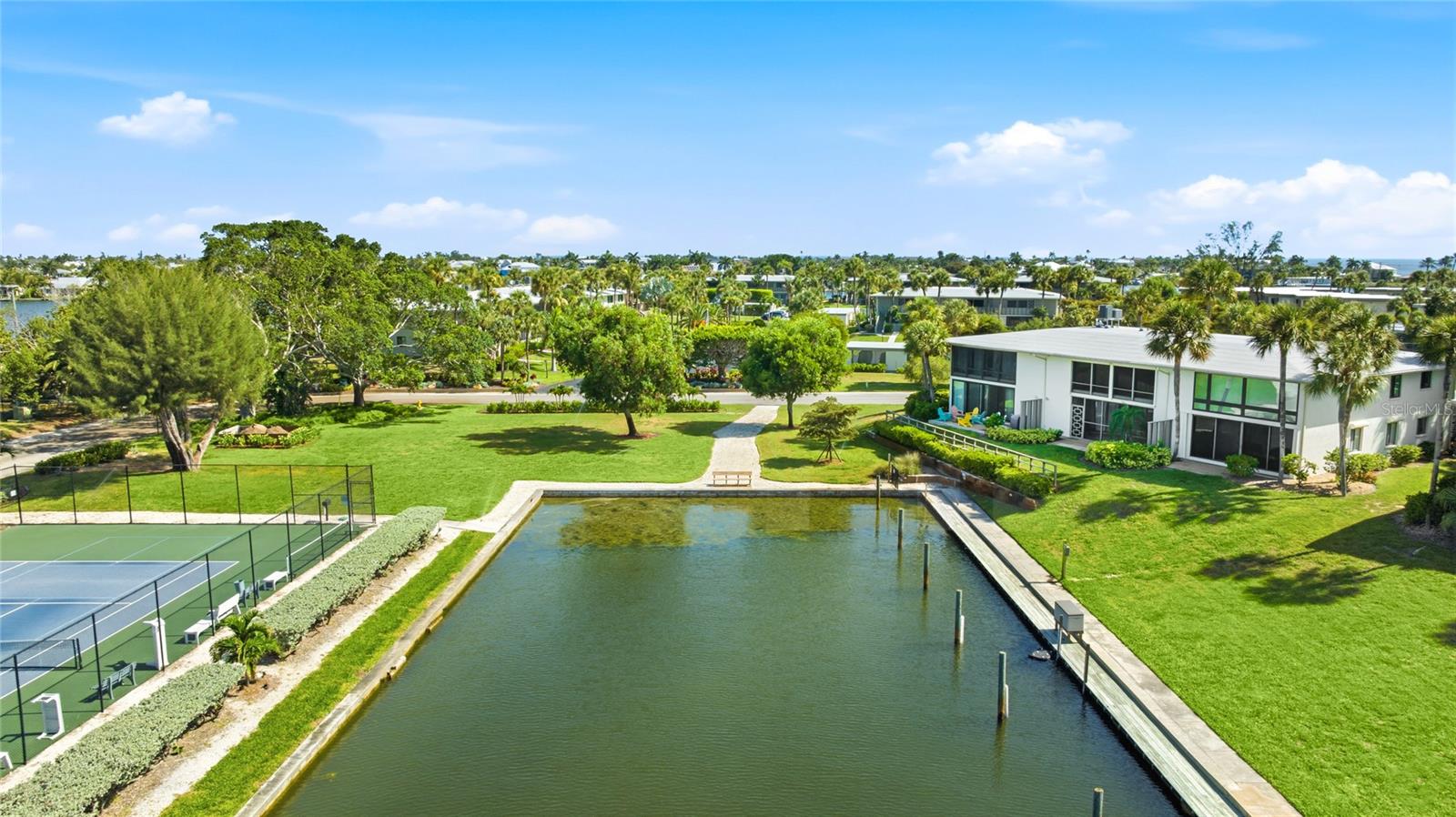 WESTBAY POINT & MOORINGS II - Residential