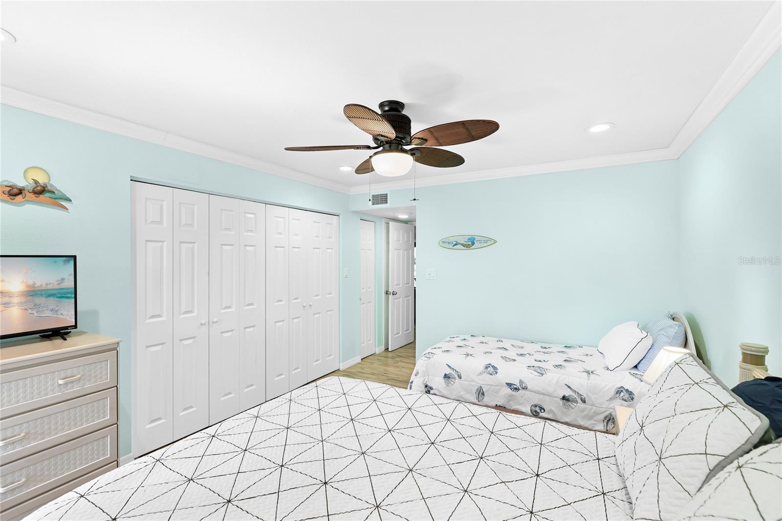 WESTBAY POINT & MOORINGS II - Residential