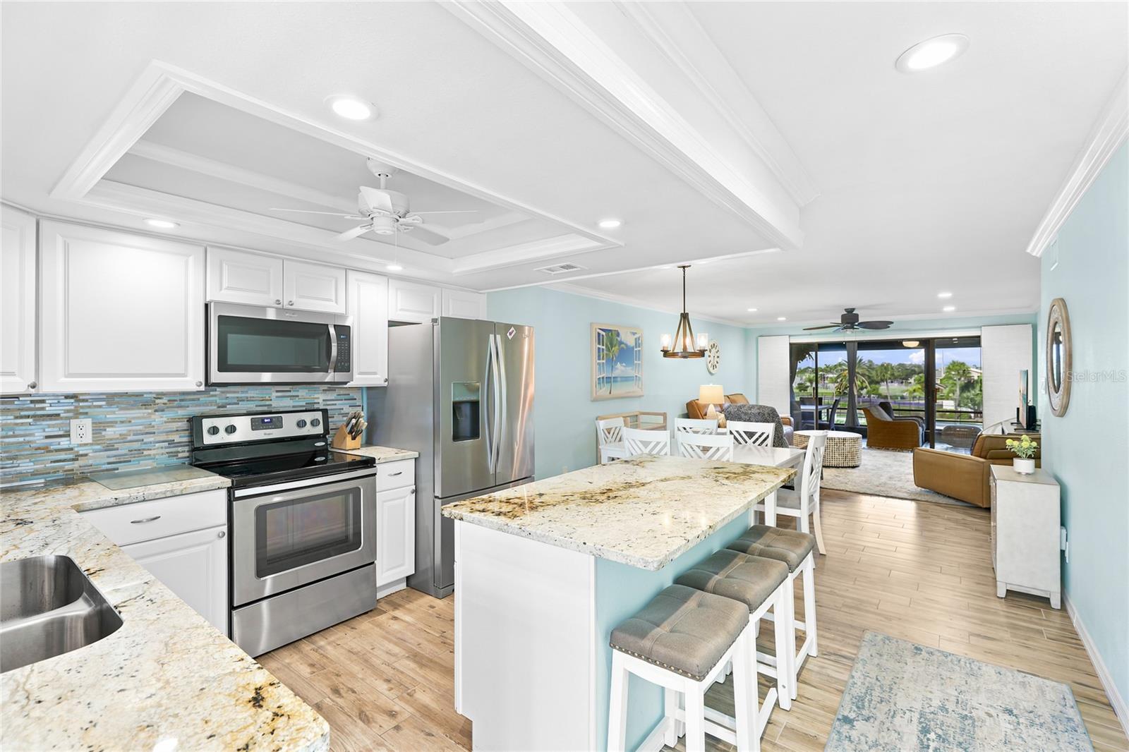 WESTBAY POINT & MOORINGS II - Residential