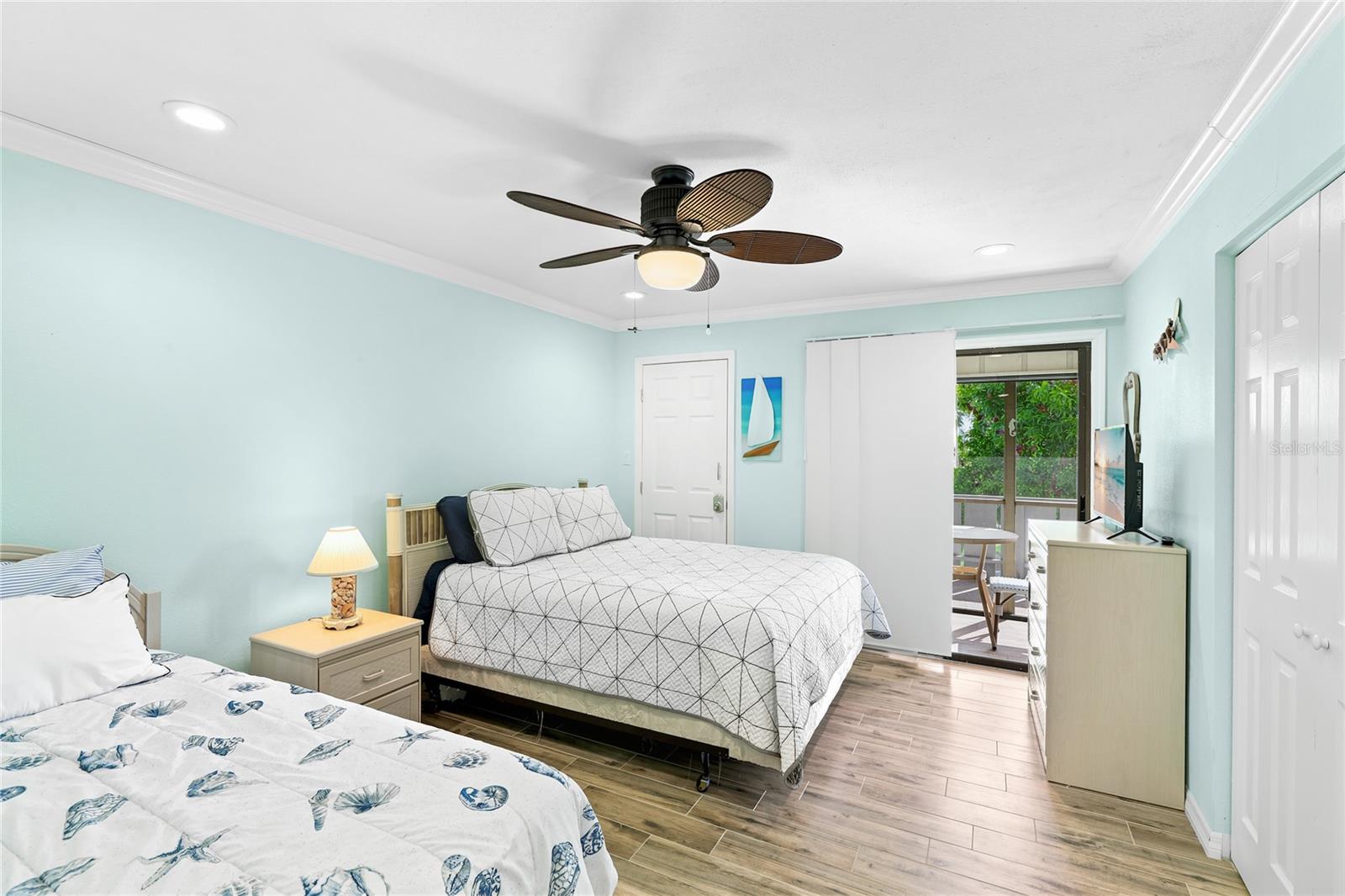 WESTBAY POINT & MOORINGS II - Residential