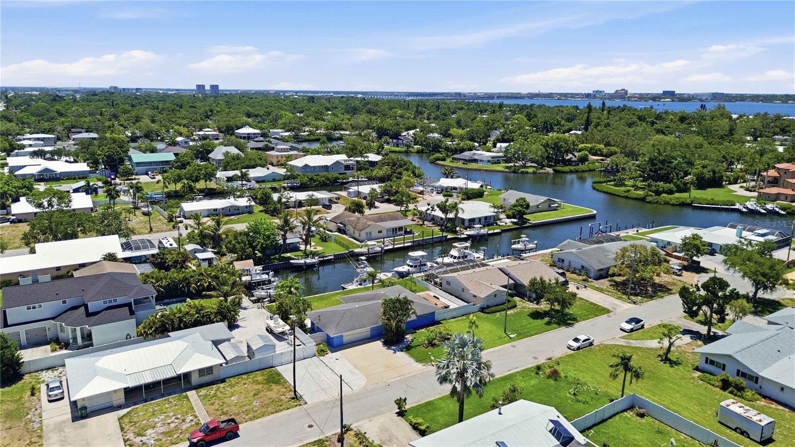 RIVERSIDE SHORES - Residential