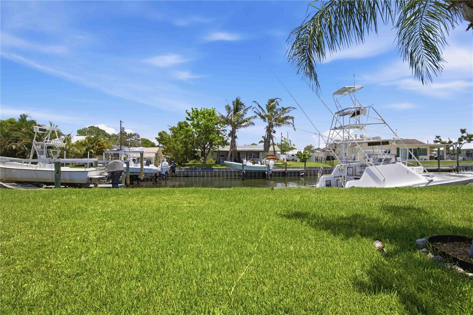RIVERSIDE SHORES - Residential