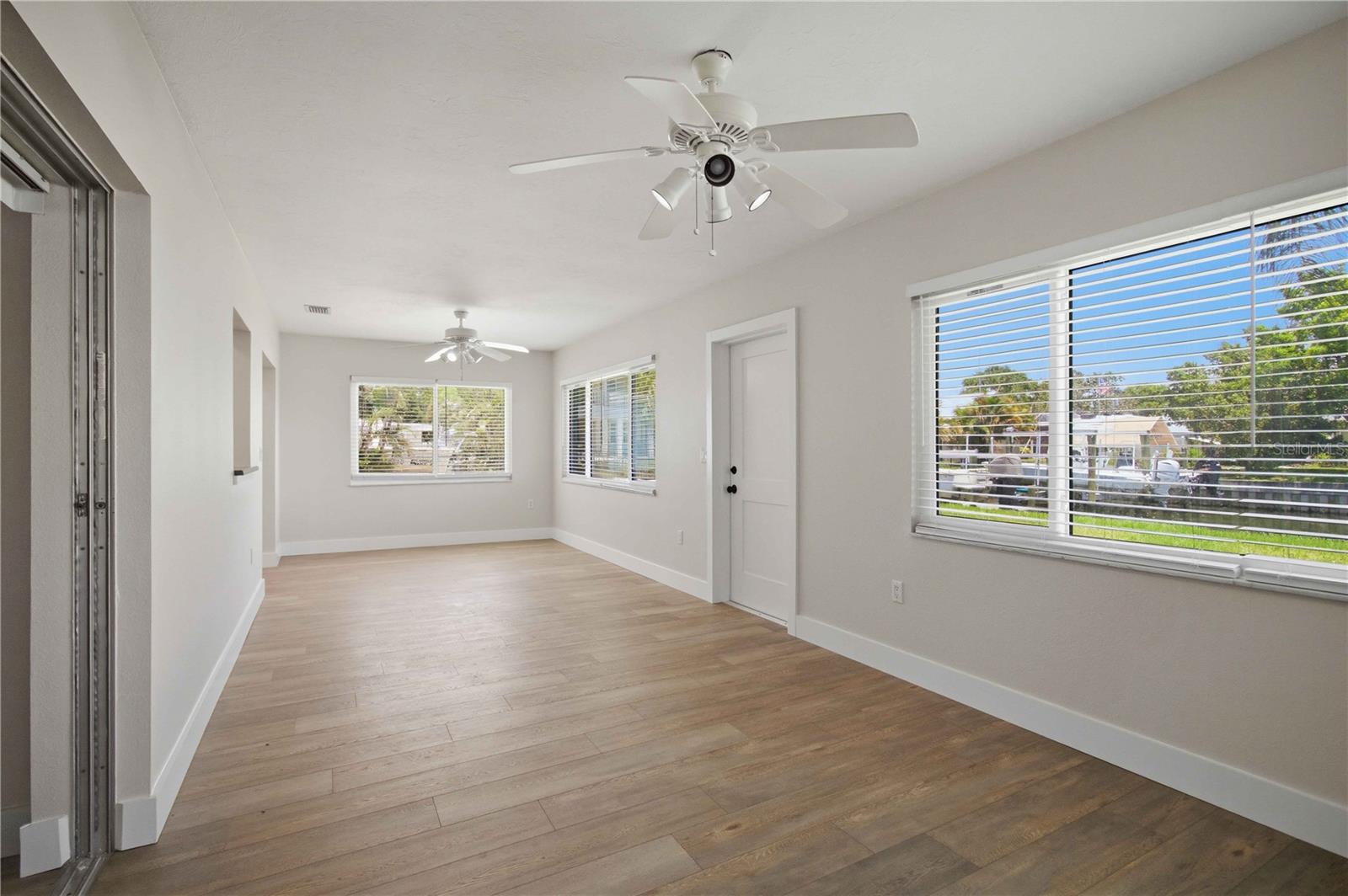 RIVERSIDE SHORES - Residential