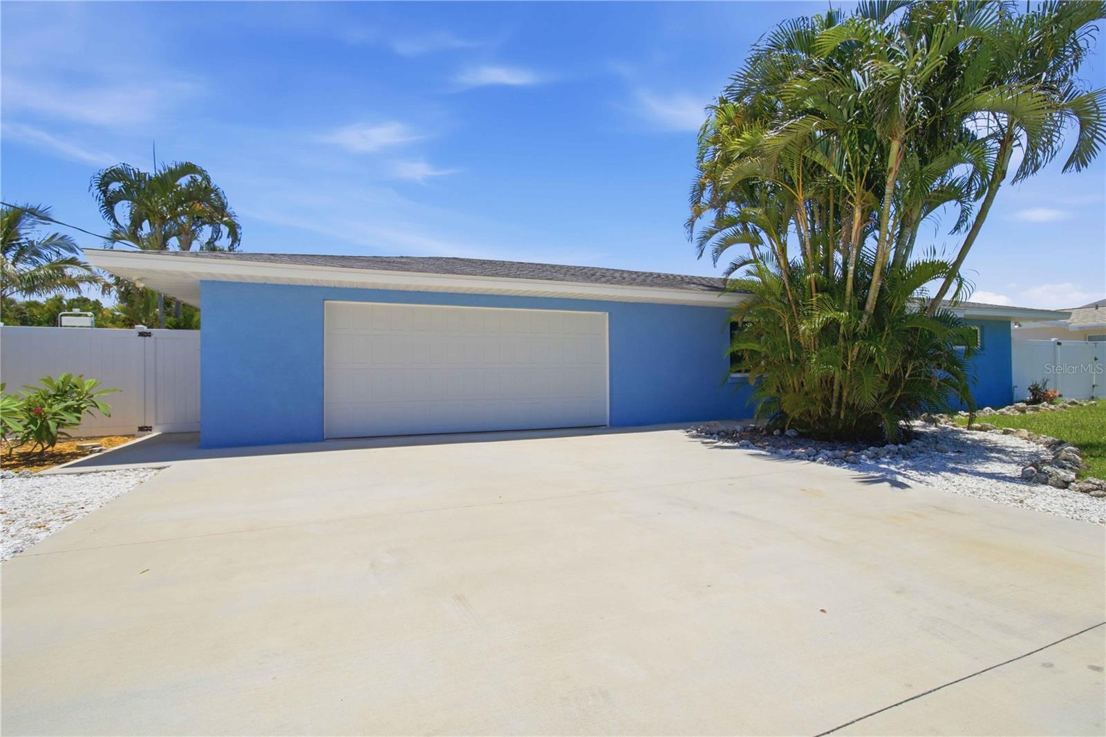 RIVERSIDE SHORES - Residential
