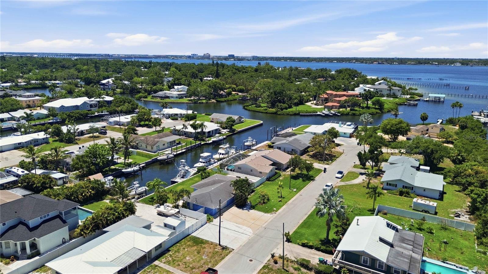 RIVERSIDE SHORES - Residential