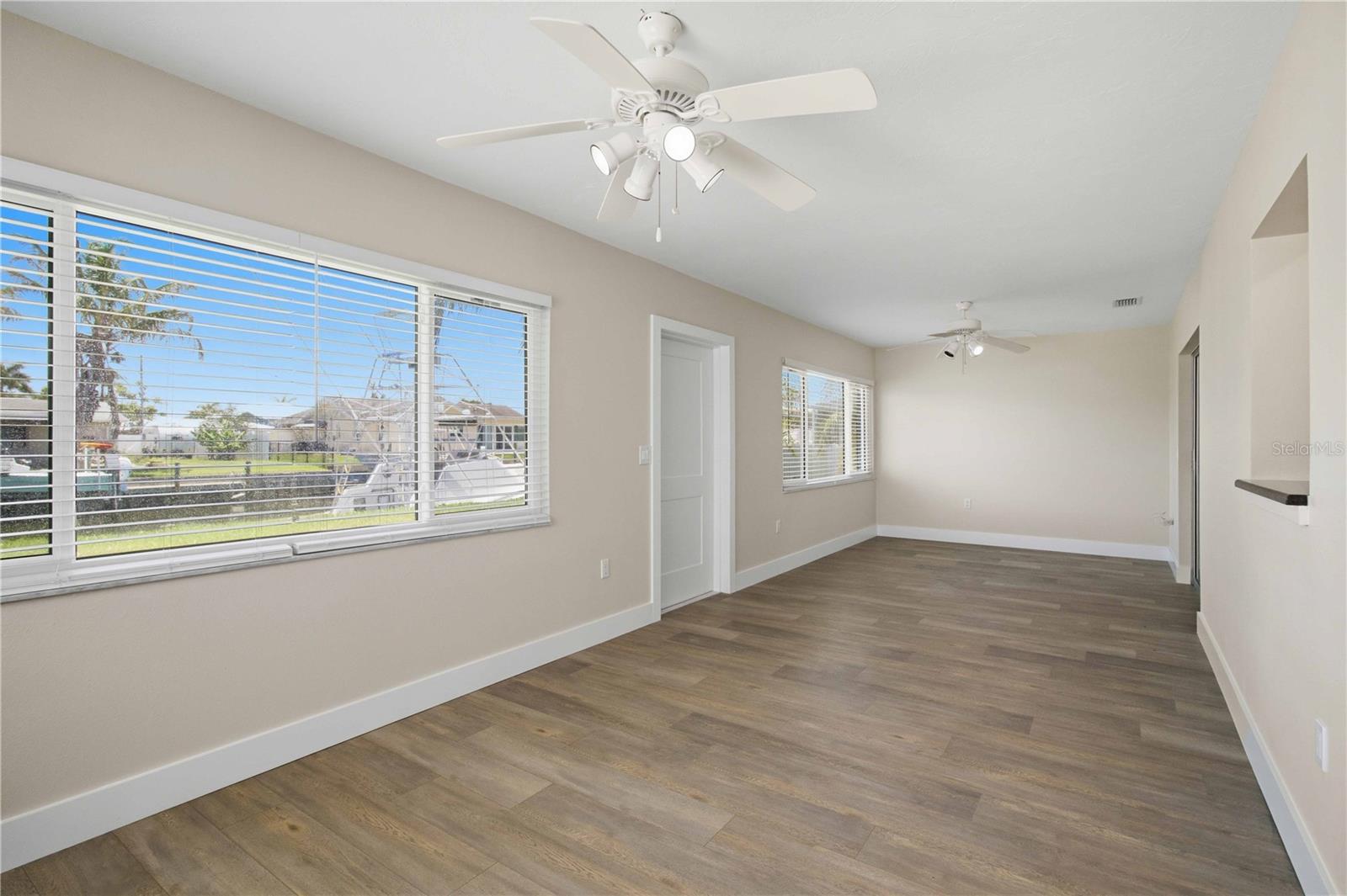 RIVERSIDE SHORES - Residential