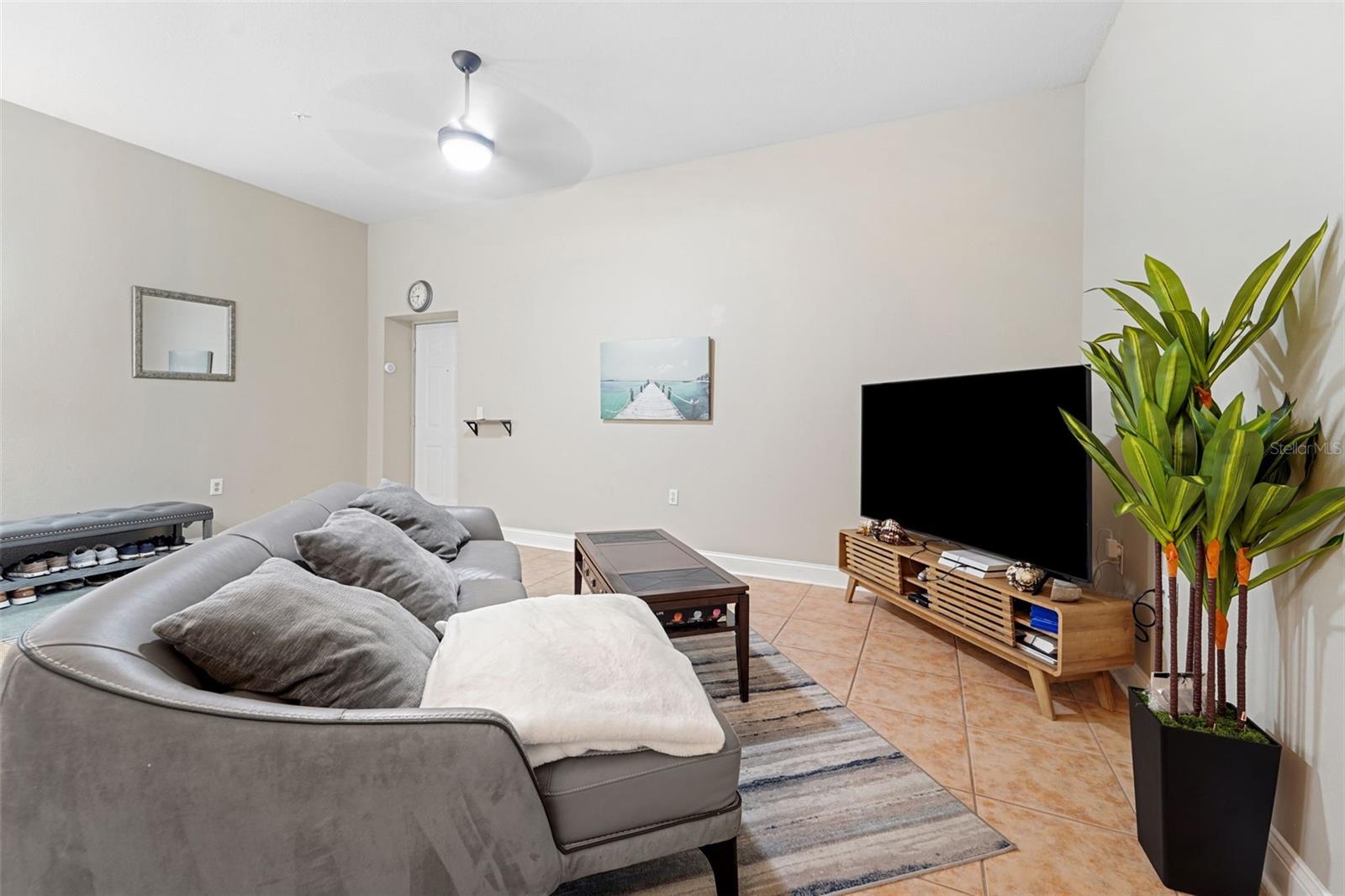 701 MIRROR LAKE CONDO - Residential Lease