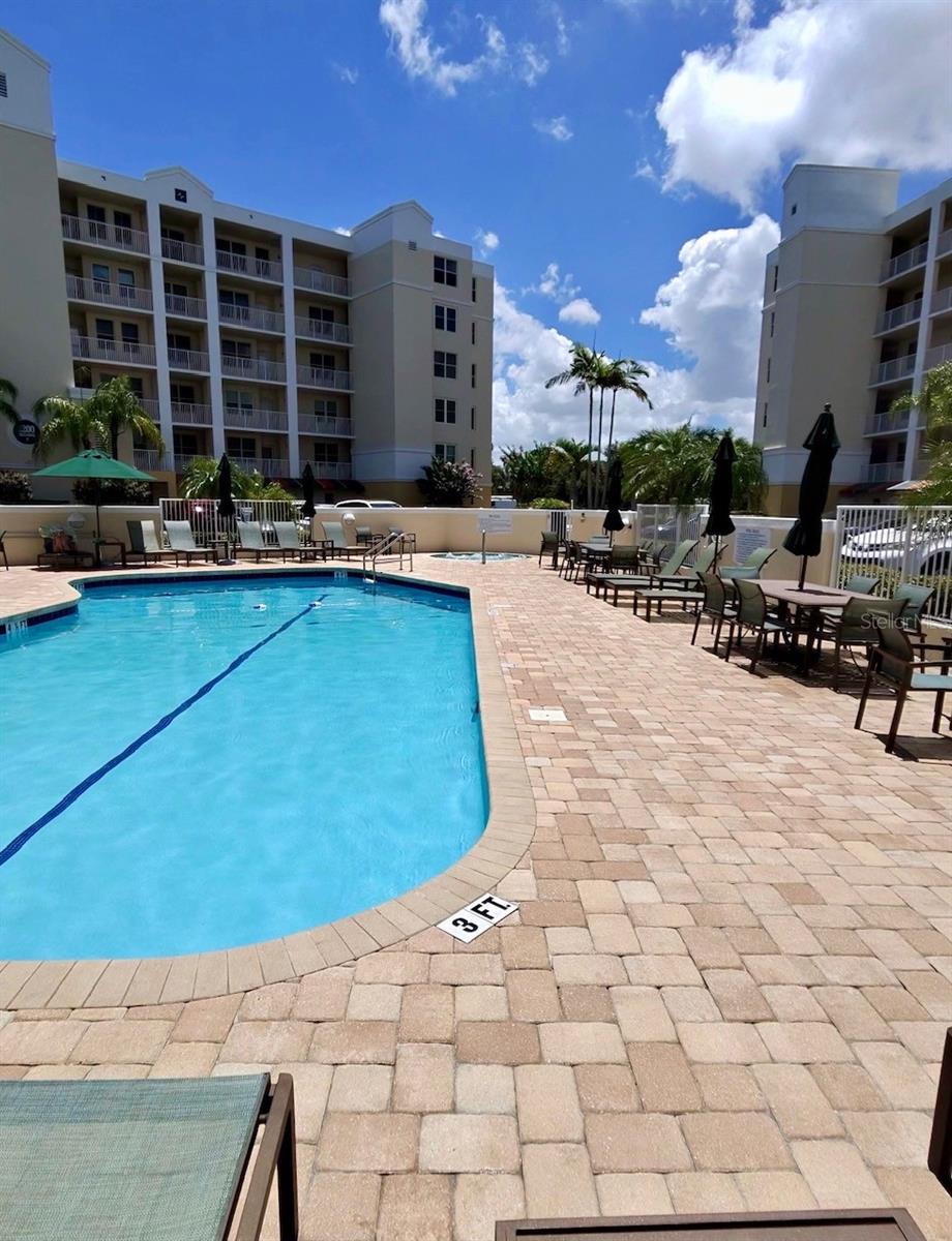 COUNTRY CLUB CONDO AT EAST BAY - Residential