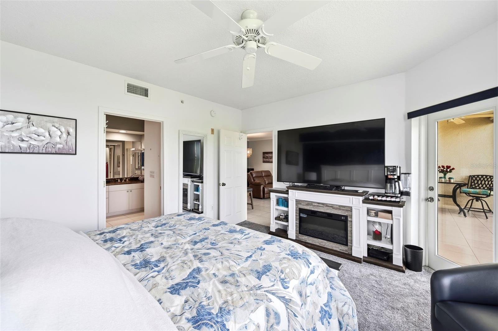 COUNTRY CLUB CONDO AT EAST BAY - Residential