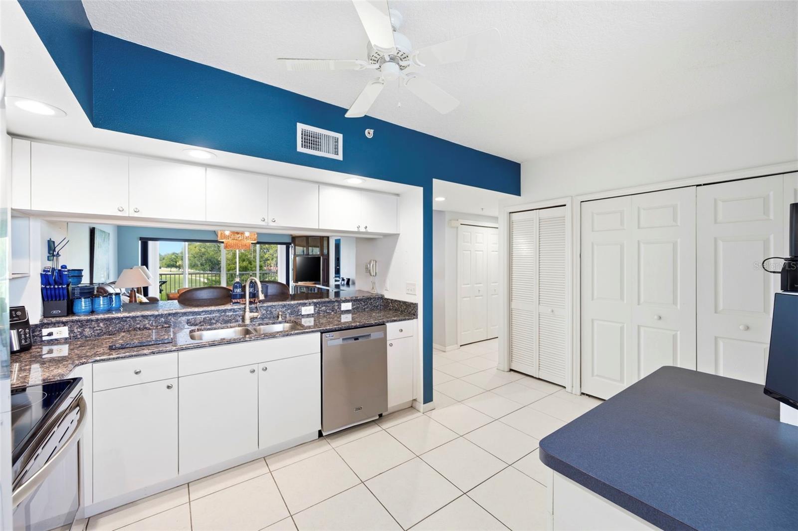 COUNTRY CLUB CONDO AT EAST BAY - Residential