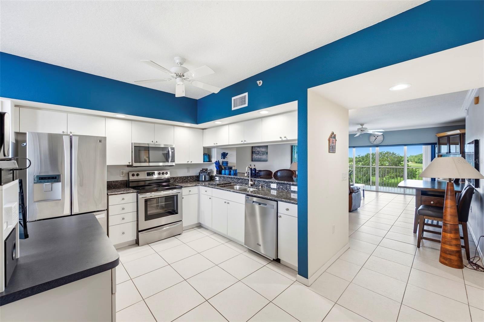 COUNTRY CLUB CONDO AT EAST BAY - Residential