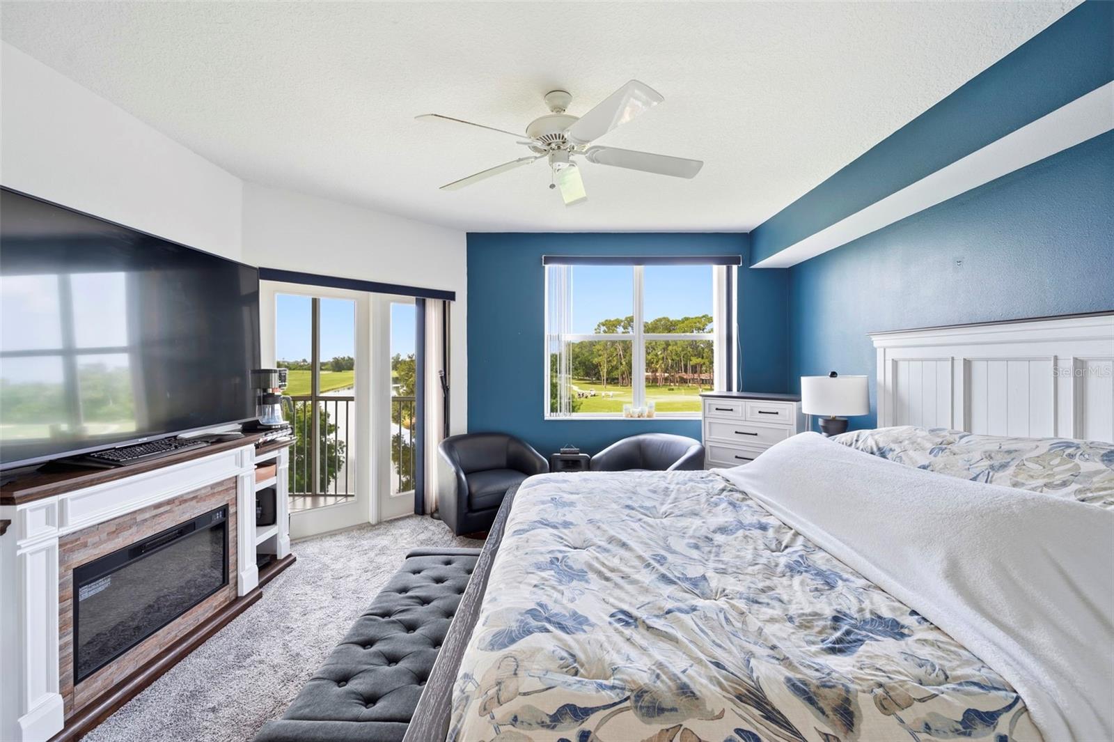 COUNTRY CLUB CONDO AT EAST BAY - Residential