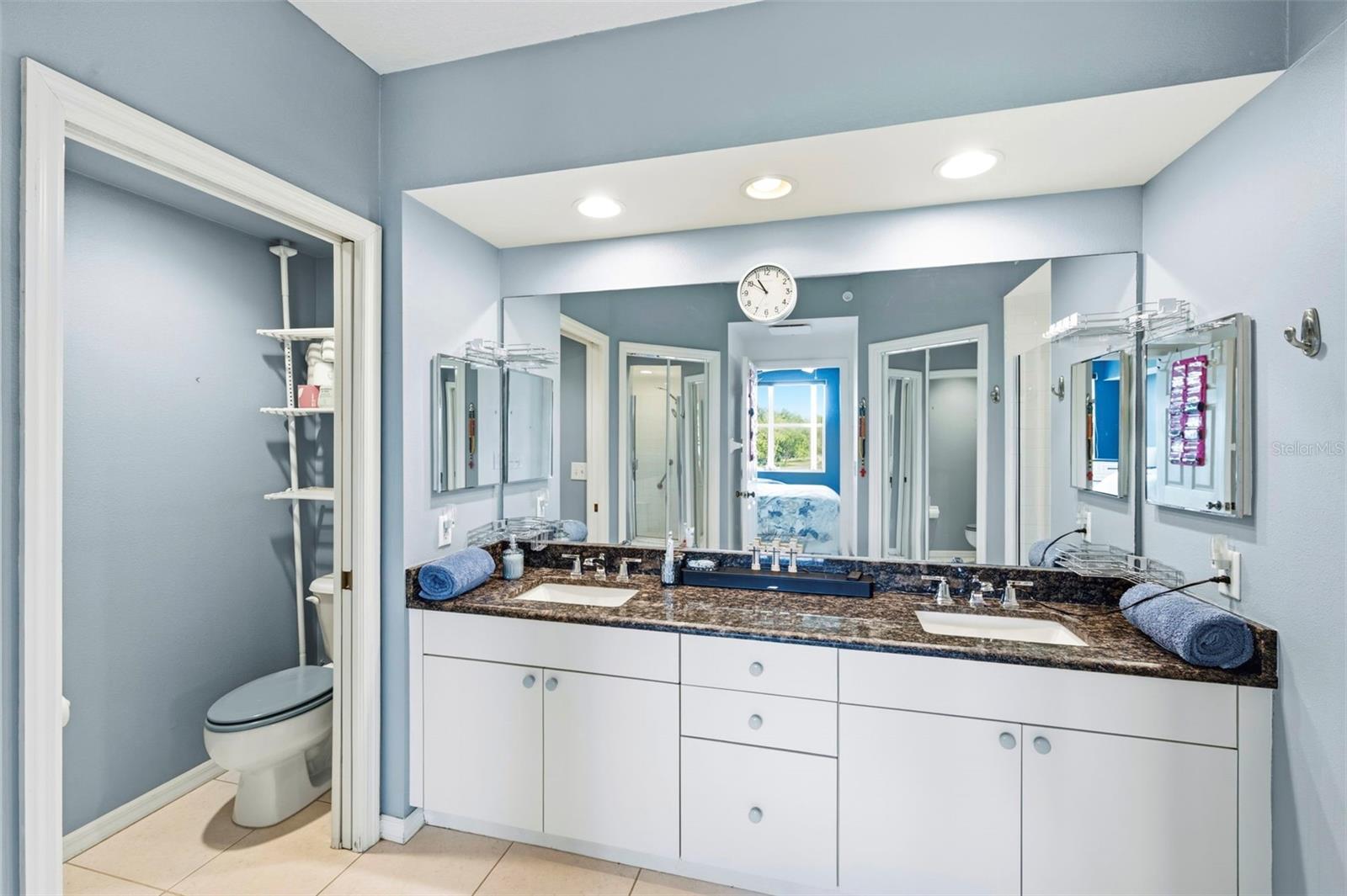 COUNTRY CLUB CONDO AT EAST BAY - Residential