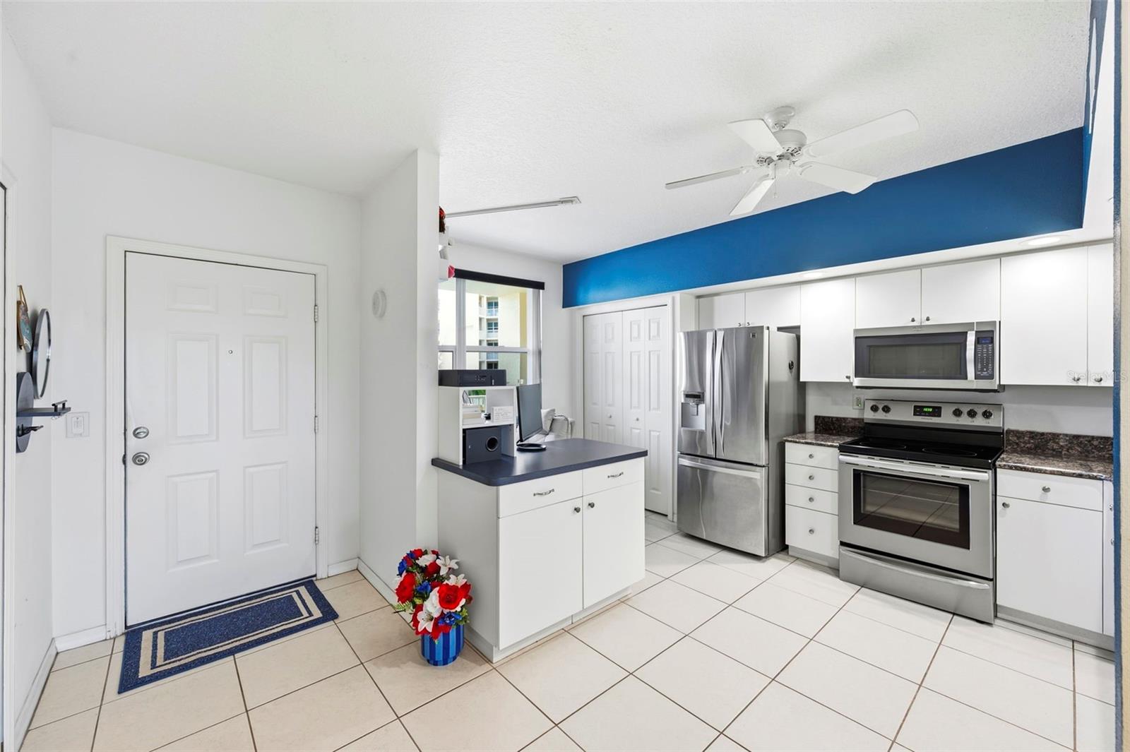 COUNTRY CLUB CONDO AT EAST BAY - Residential