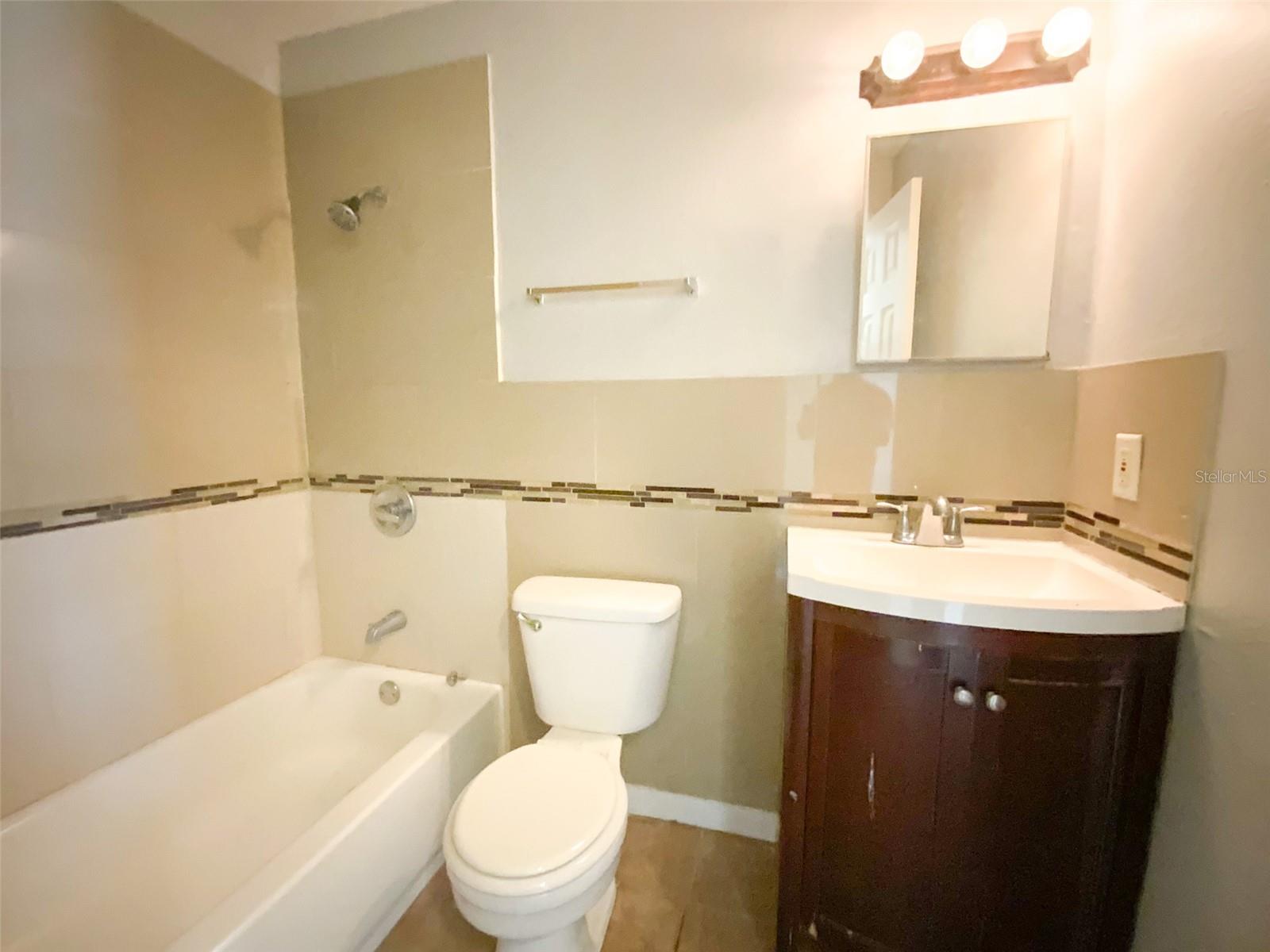 CLEWELL HEIGHTS SECOND ADDITIO - Residential Lease