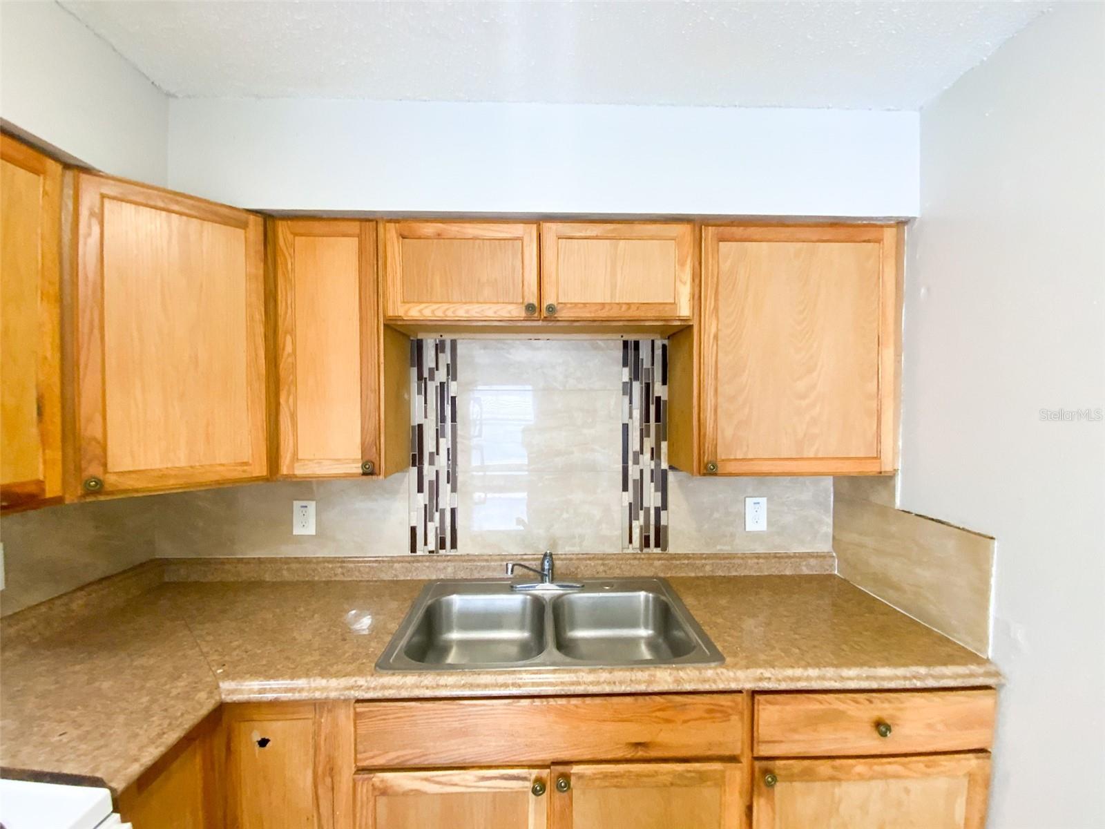 CLEWELL HEIGHTS SECOND ADDITIO - Residential Lease