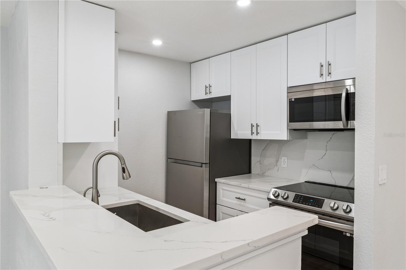 RESIDENCES AT VILLA MEDICI CONDO - Residential Lease