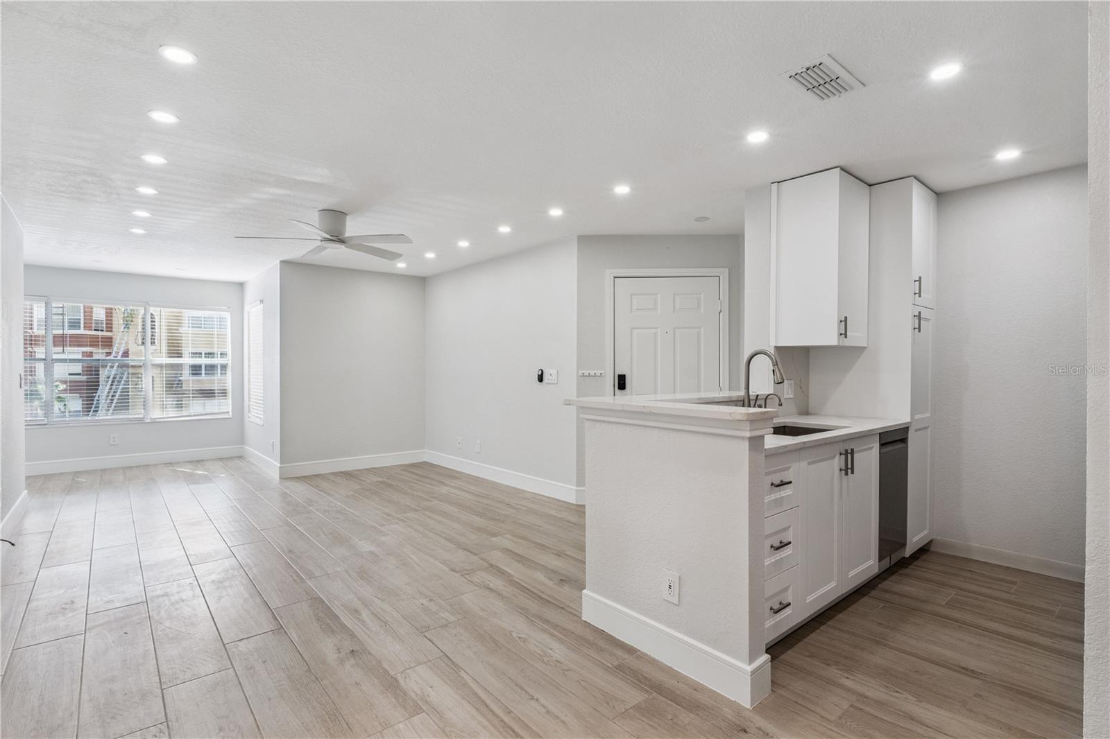 RESIDENCES AT VILLA MEDICI CONDO - Residential Lease