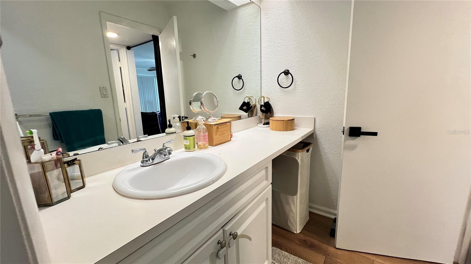 STONE CREEK POINTE A CONDOMINI - Residential Lease