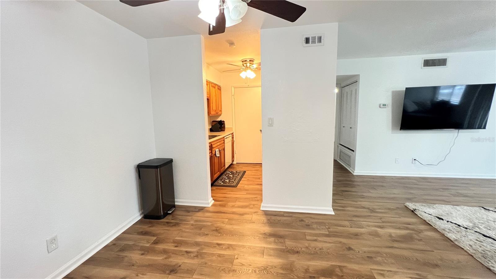 STONE CREEK POINTE A CONDOMINI - Residential Lease