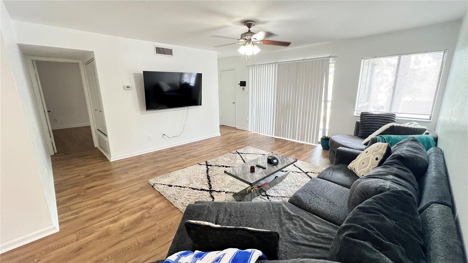 STONE CREEK POINTE A CONDOMINI - Residential Lease
