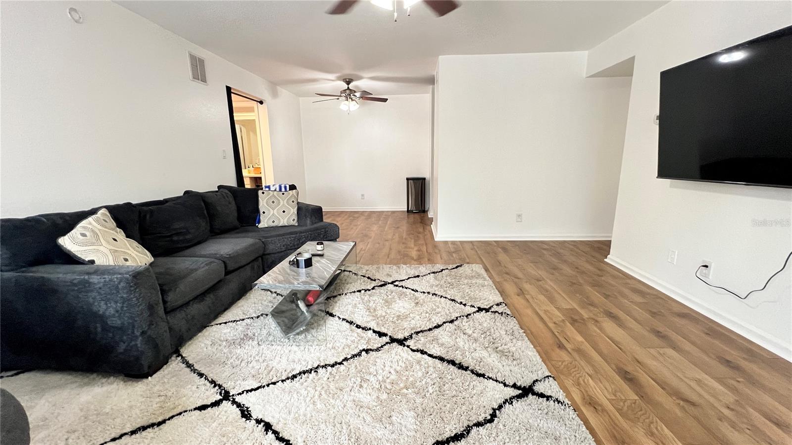 STONE CREEK POINTE A CONDOMINI - Residential Lease