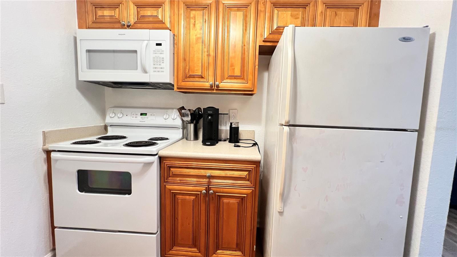 STONE CREEK POINTE A CONDOMINI - Residential Lease