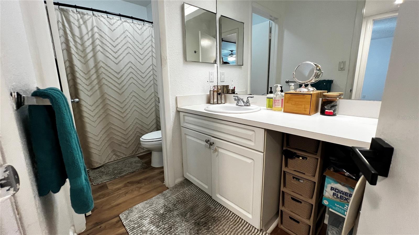 STONE CREEK POINTE A CONDOMINI - Residential Lease