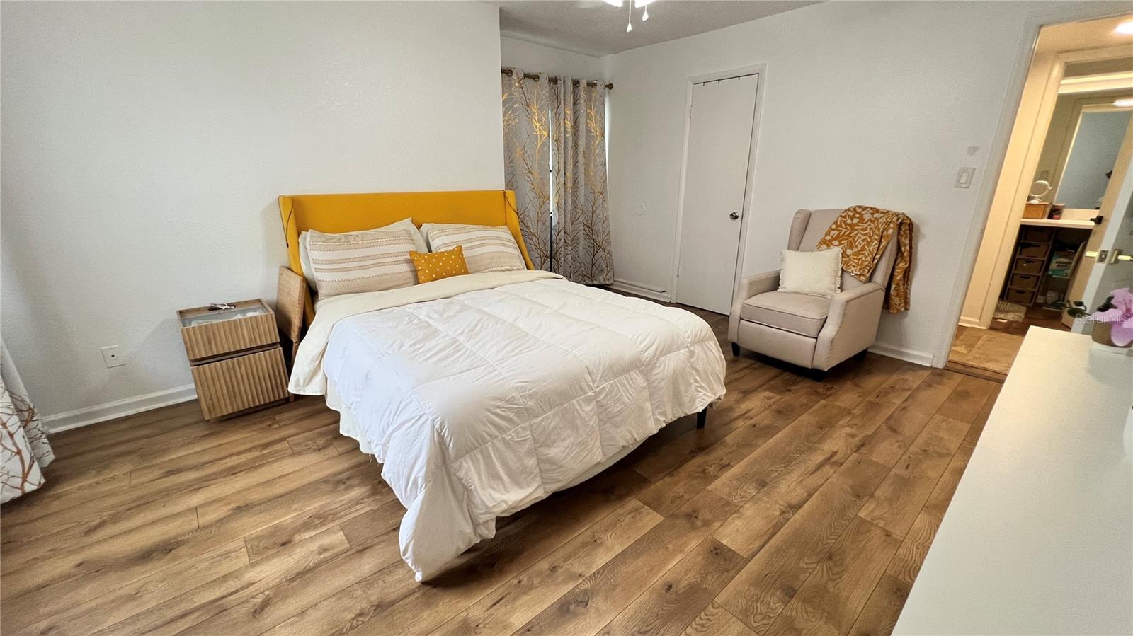 STONE CREEK POINTE A CONDOMINI - Residential Lease