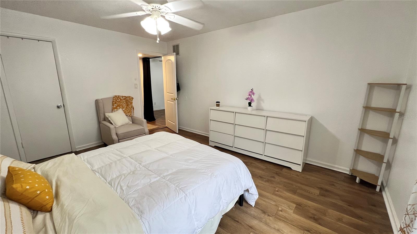 STONE CREEK POINTE A CONDOMINI - Residential Lease