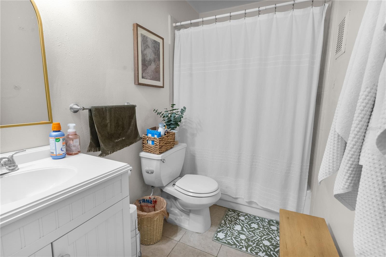 RAINTREE VILLAGE CONDO N - Residential