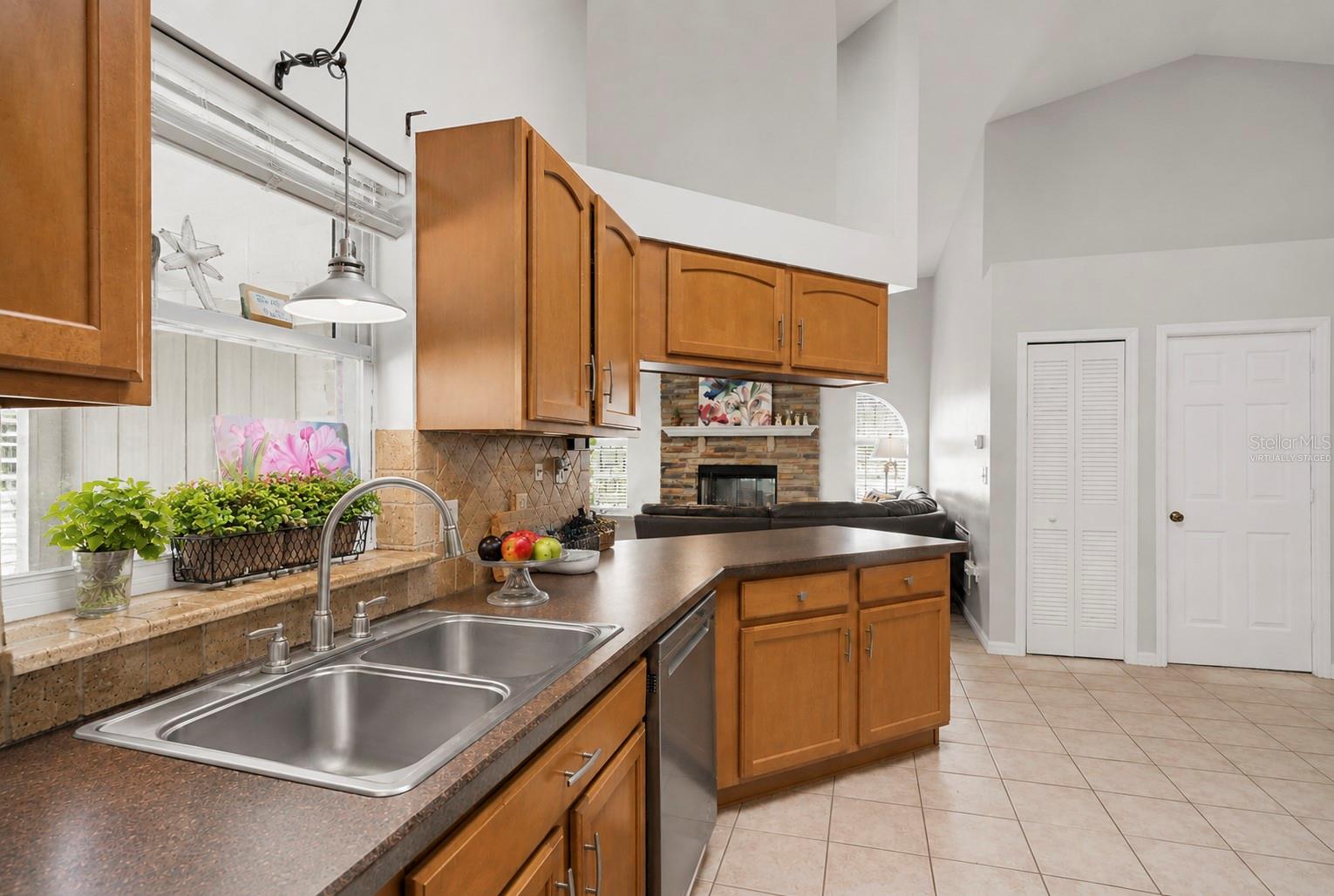 EAST LAKE RESERVE AT NARCOOSSEE UNIT 3 - Residential