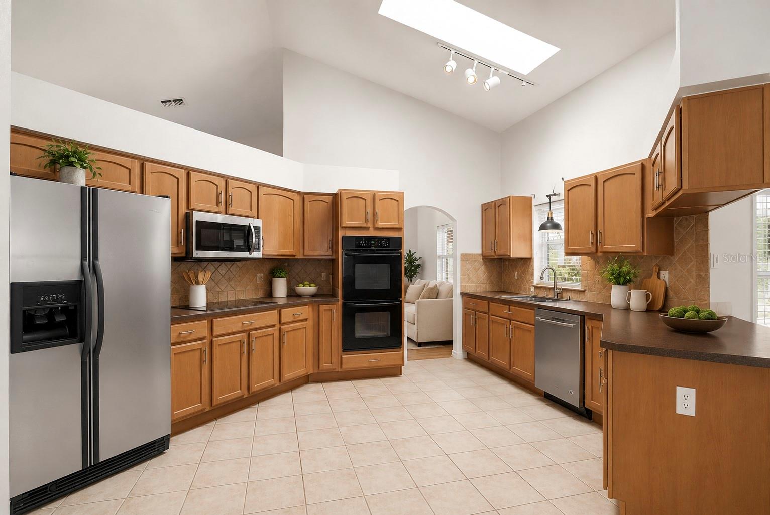 EAST LAKE RESERVE AT NARCOOSSEE UNIT 3 - Residential