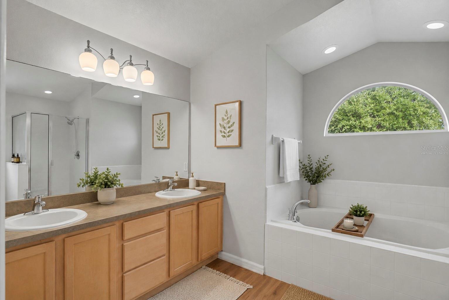EAST LAKE RESERVE AT NARCOOSSEE UNIT 3 - Residential