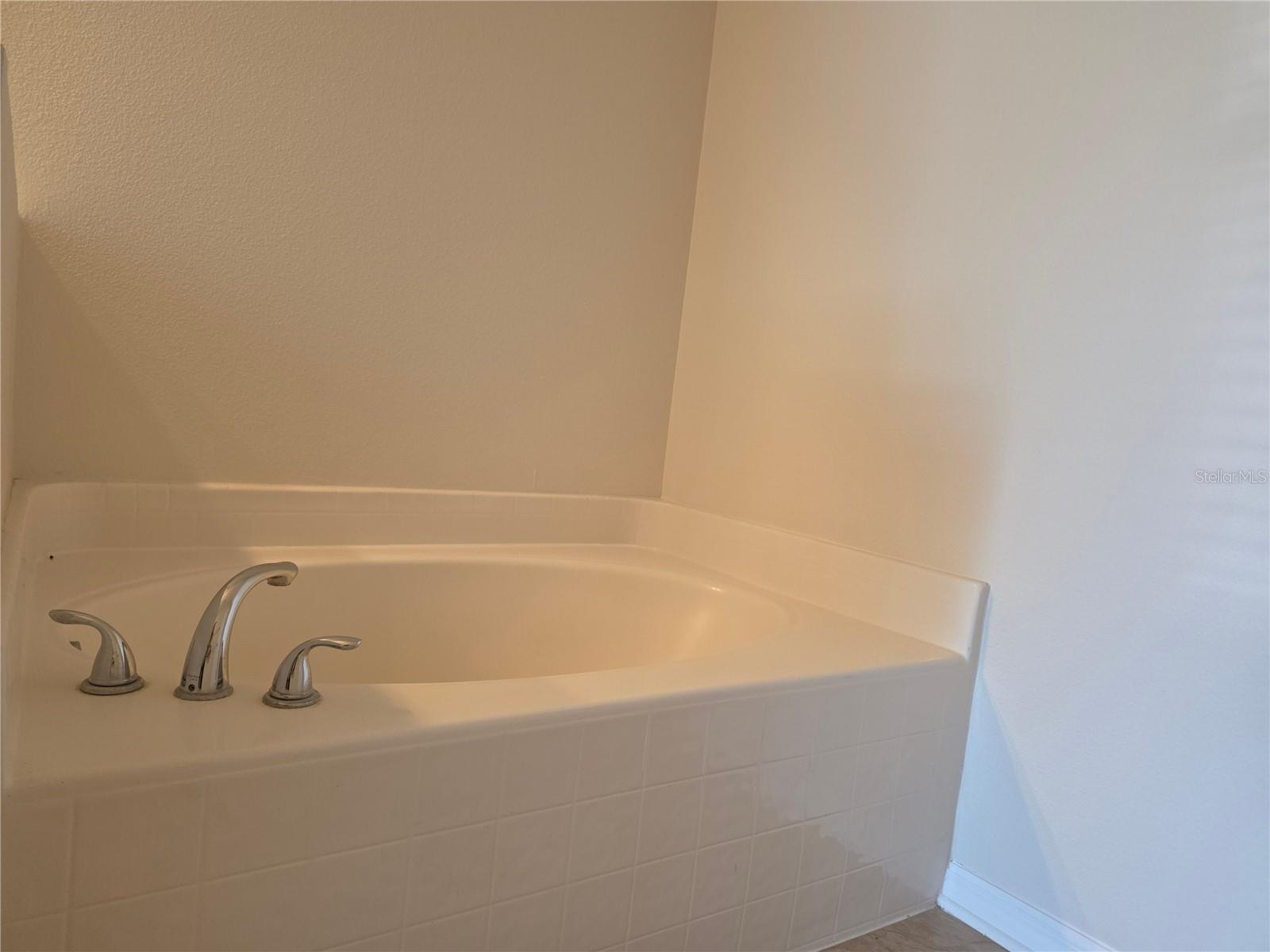 CHARLESTON PARK - Residential Lease